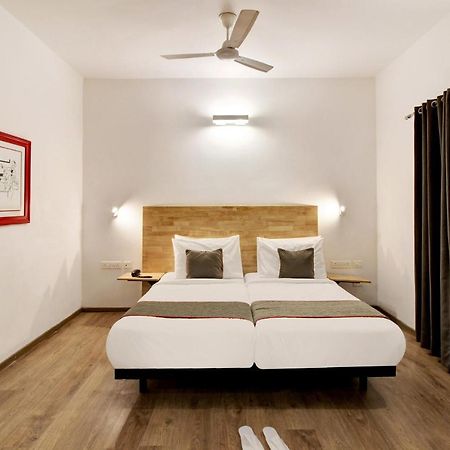 Oyo Townhouse 9 Hitech City Hyderabad Eksteriør bilde