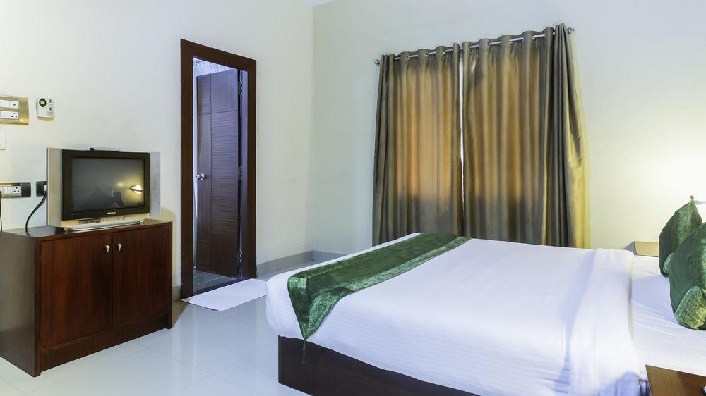 Oyo Townhouse 9 Hitech City Hyderabad Eksteriør bilde