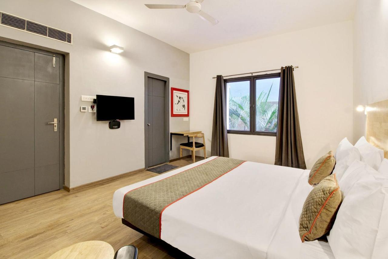 Oyo Townhouse 9 Hitech City Hyderabad Eksteriør bilde