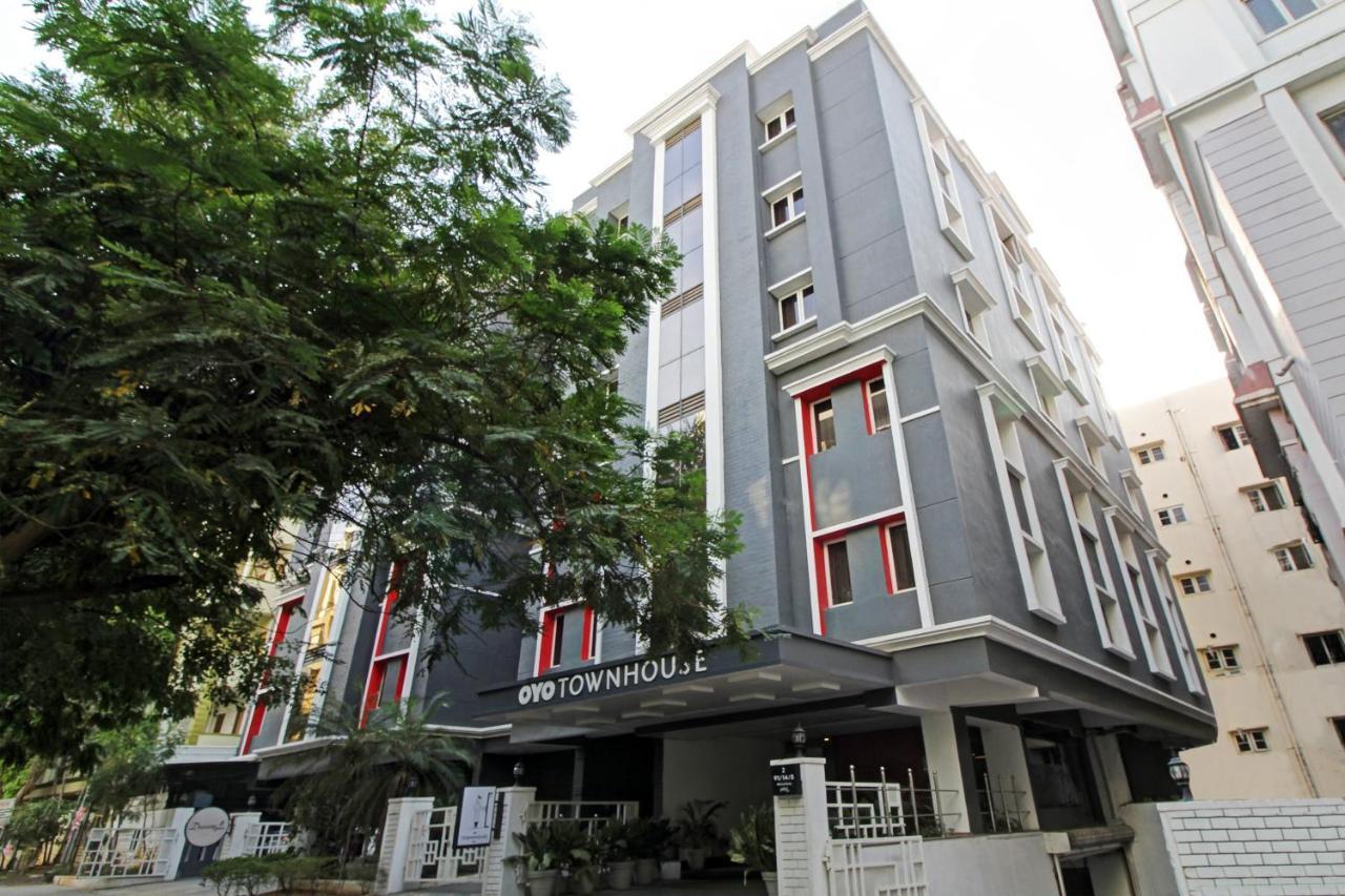 Oyo Townhouse 9 Hitech City Hyderabad Eksteriør bilde