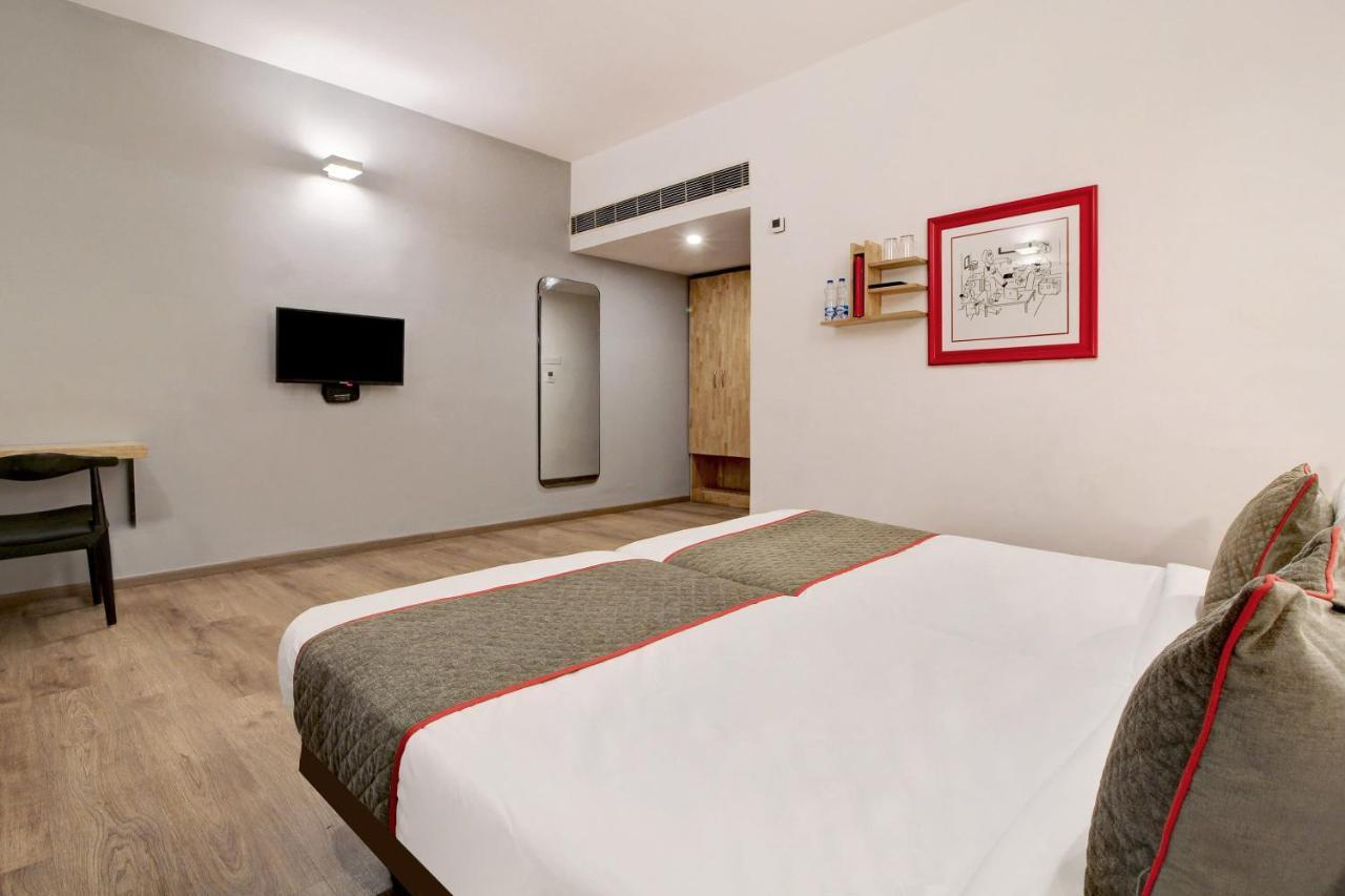 Oyo Townhouse 9 Hitech City Hyderabad Eksteriør bilde