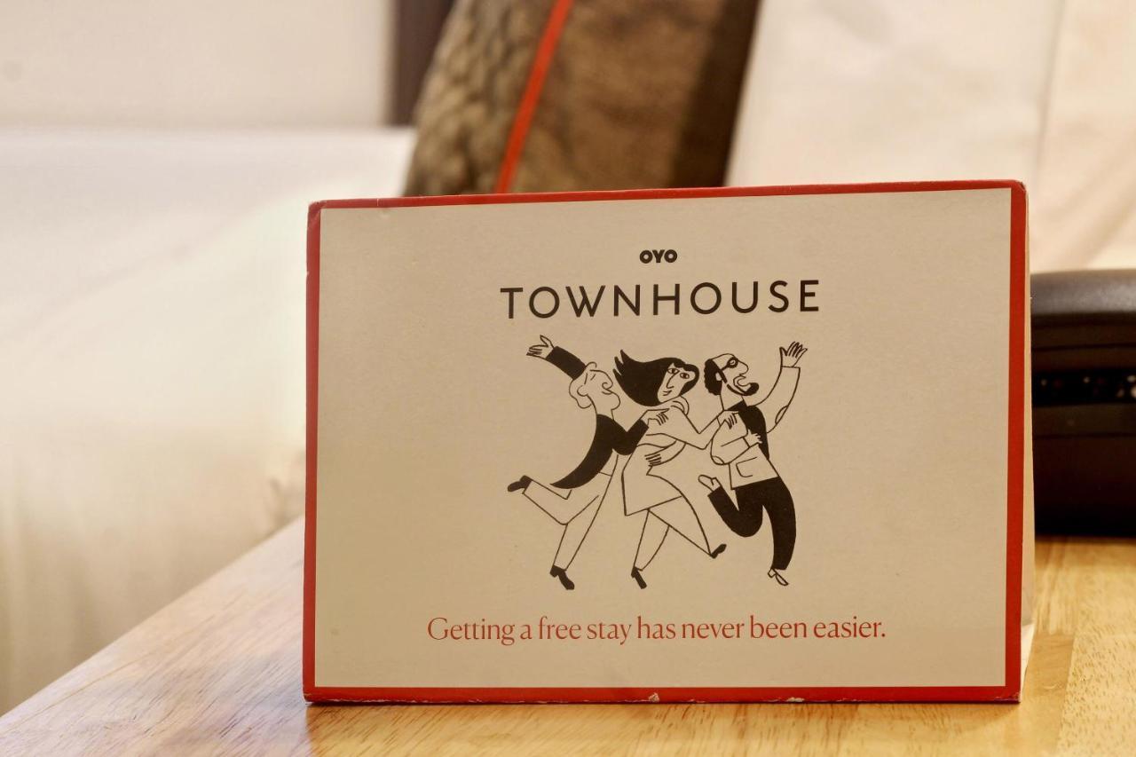 Oyo Townhouse 9 Hitech City Hyderabad Eksteriør bilde