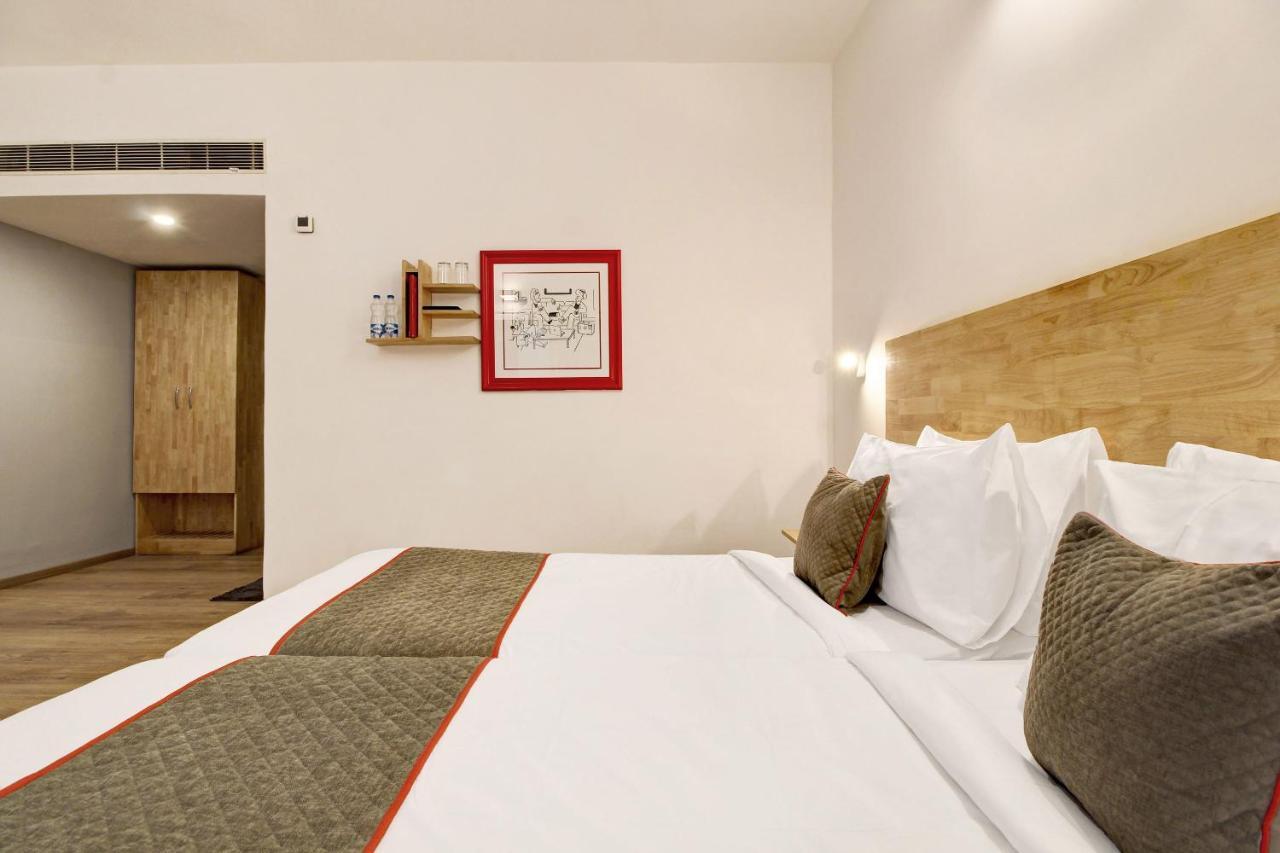Oyo Townhouse 9 Hitech City Hyderabad Eksteriør bilde