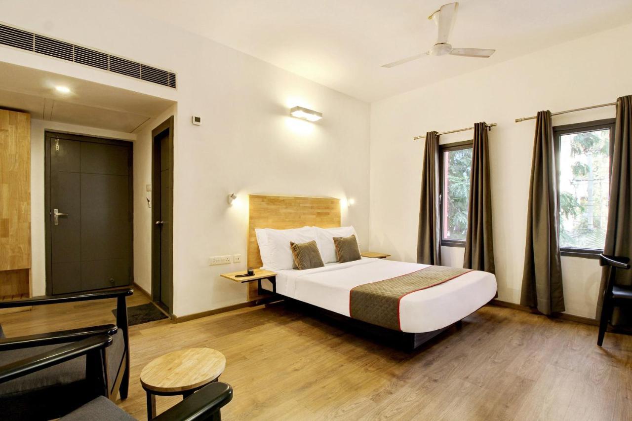 Oyo Townhouse 9 Hitech City Hyderabad Eksteriør bilde