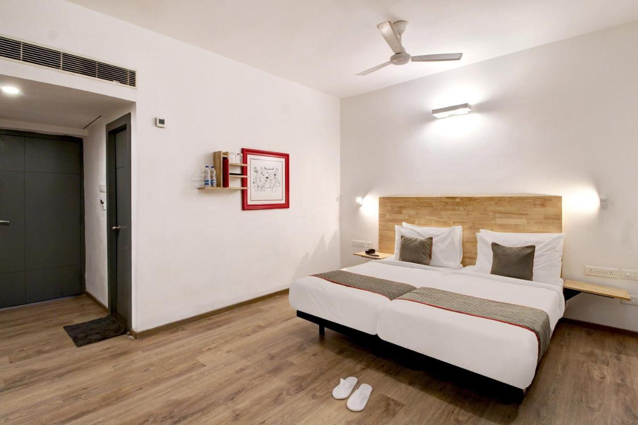Oyo Townhouse 9 Hitech City Hyderabad Eksteriør bilde