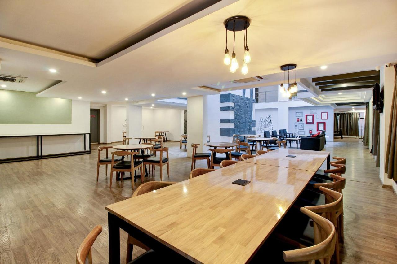 Oyo Townhouse 9 Hitech City Hyderabad Eksteriør bilde
