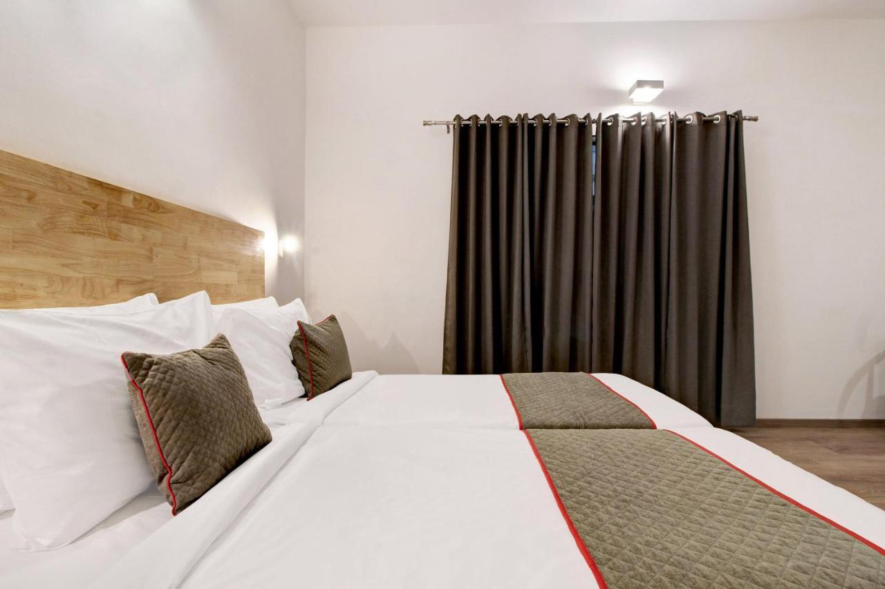 Oyo Townhouse 9 Hitech City Hyderabad Eksteriør bilde