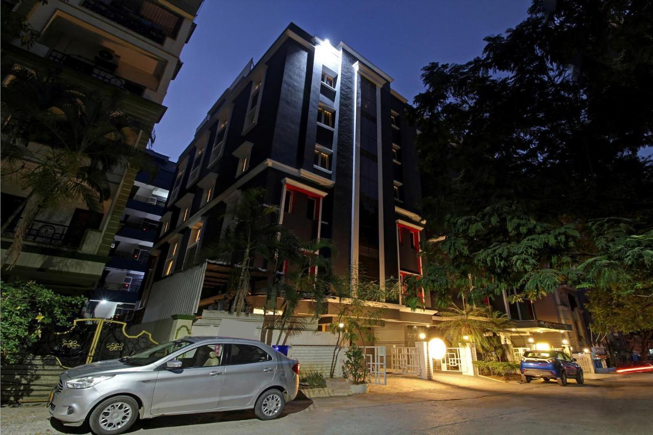 Oyo Townhouse 9 Hitech City Hyderabad Eksteriør bilde